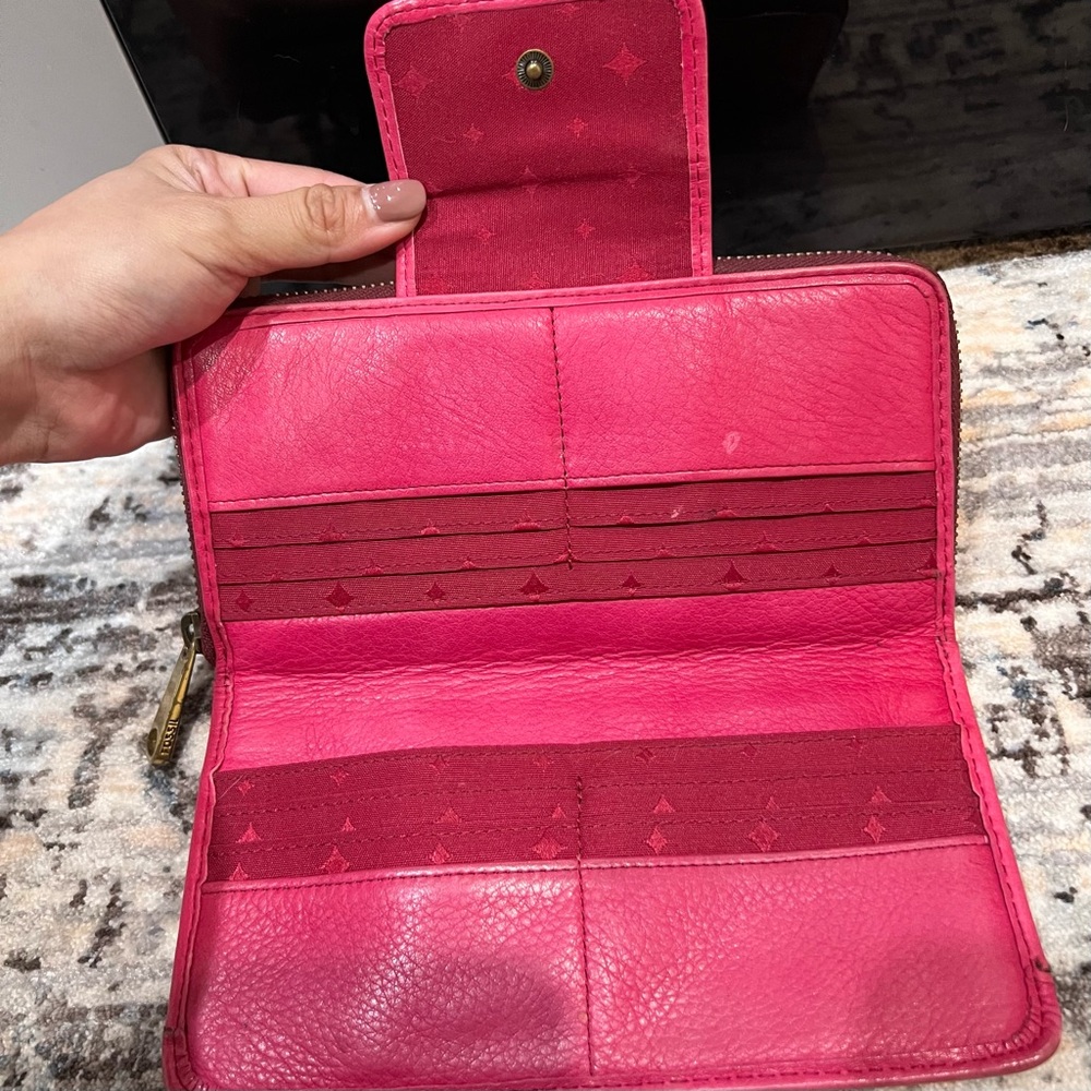 Fossil Pink Explorer Women's Wallet - Picture 8 of 10